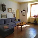 Casa D'epoca Fronte A Di *