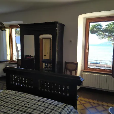 Casa D'epoca Fronte A Di