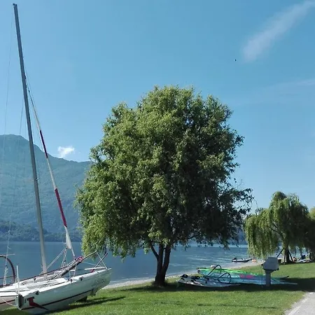 Casa D'epoca Fronte A Di * Domaso