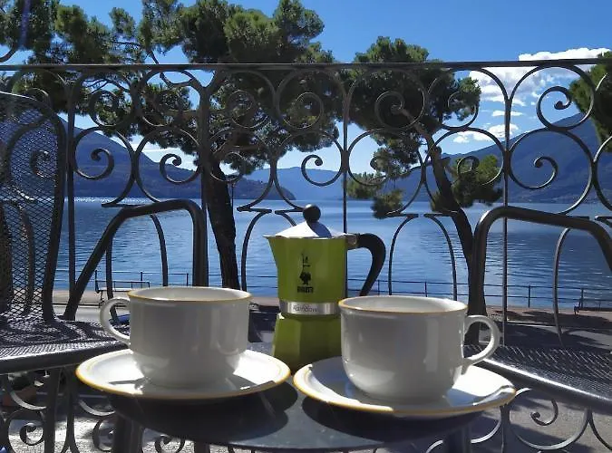 Casa D'epoca Fronte A Di * Domaso