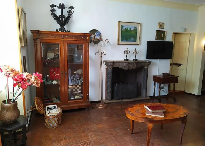 Casa D'epoca Fronte A Di *