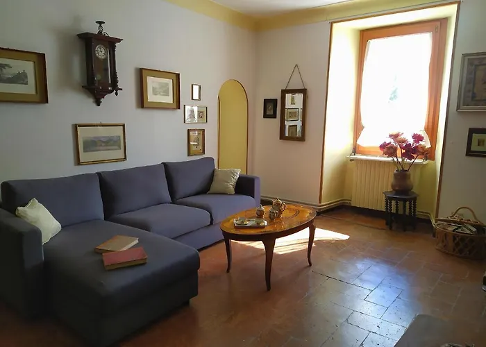 Casa D'epoca Fronte A Di *