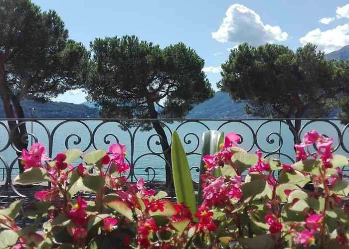 Casa D'epoca Fronte A Di * Domaso