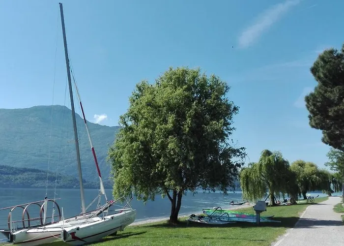 Casa D'epoca Fronte A Di * Domaso