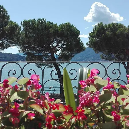 Casa D'epoca Fronte A Di * Domaso