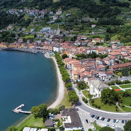 Casa D'epoca Fronte A Di Lägenhet